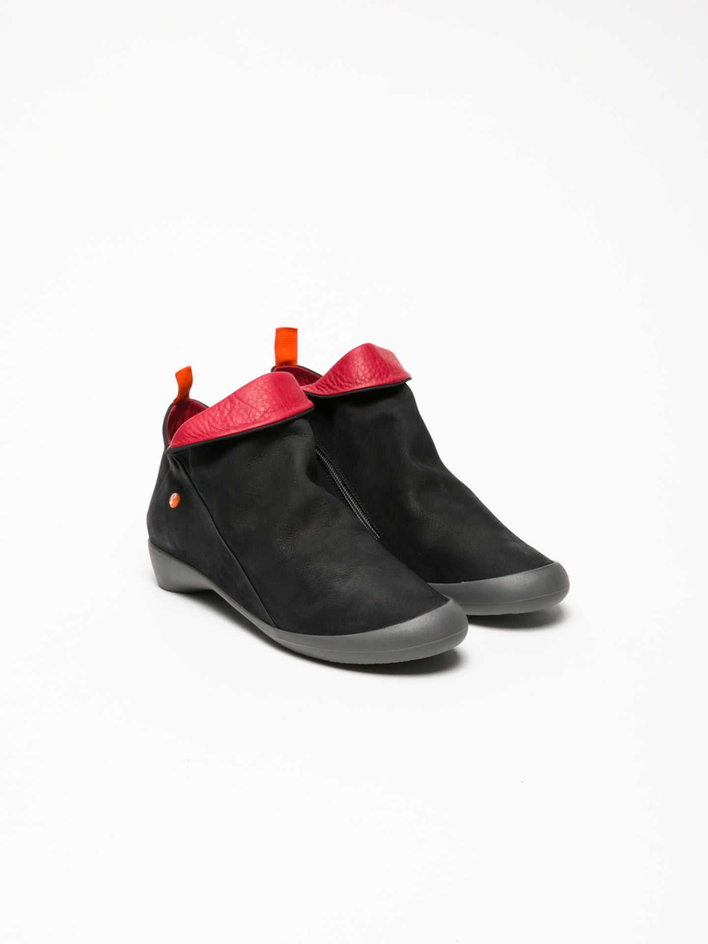 Softinos Botins com Fecho em Vermelho Preto